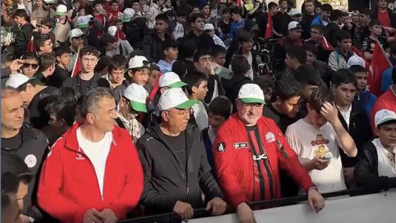 571688415 1257363143094319 6389620521748803456 N