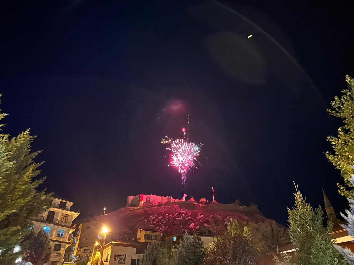 572489103 18083124722050961 164688411644302652 N