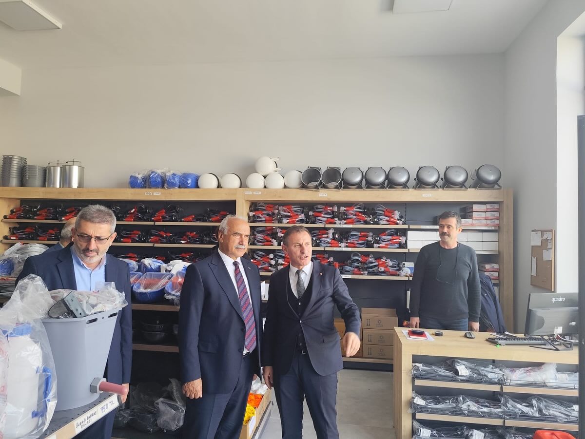 573120394 17928292296134090 6915752850599553026 N