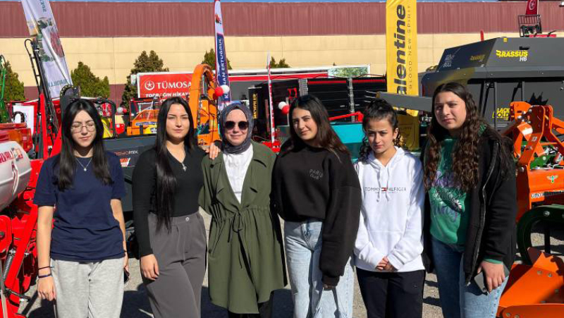 574461453 823134793799351 5453125458050521896 N-1