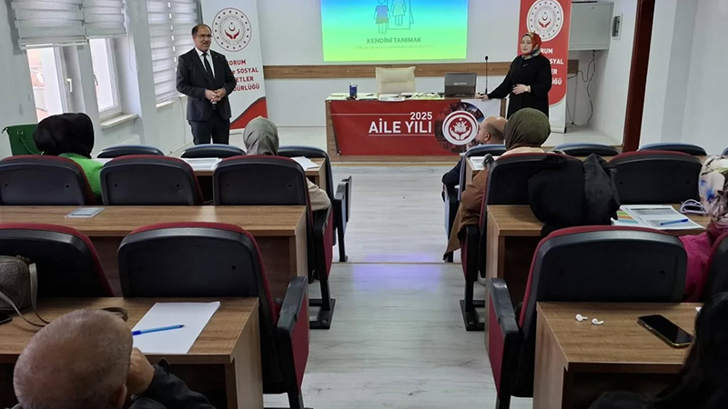 579990985 18335790244238372 2331937579526948296 N