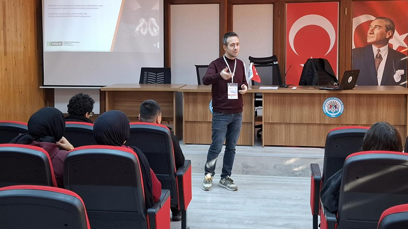 584399242 17913756627238222 3503716915798128807 N