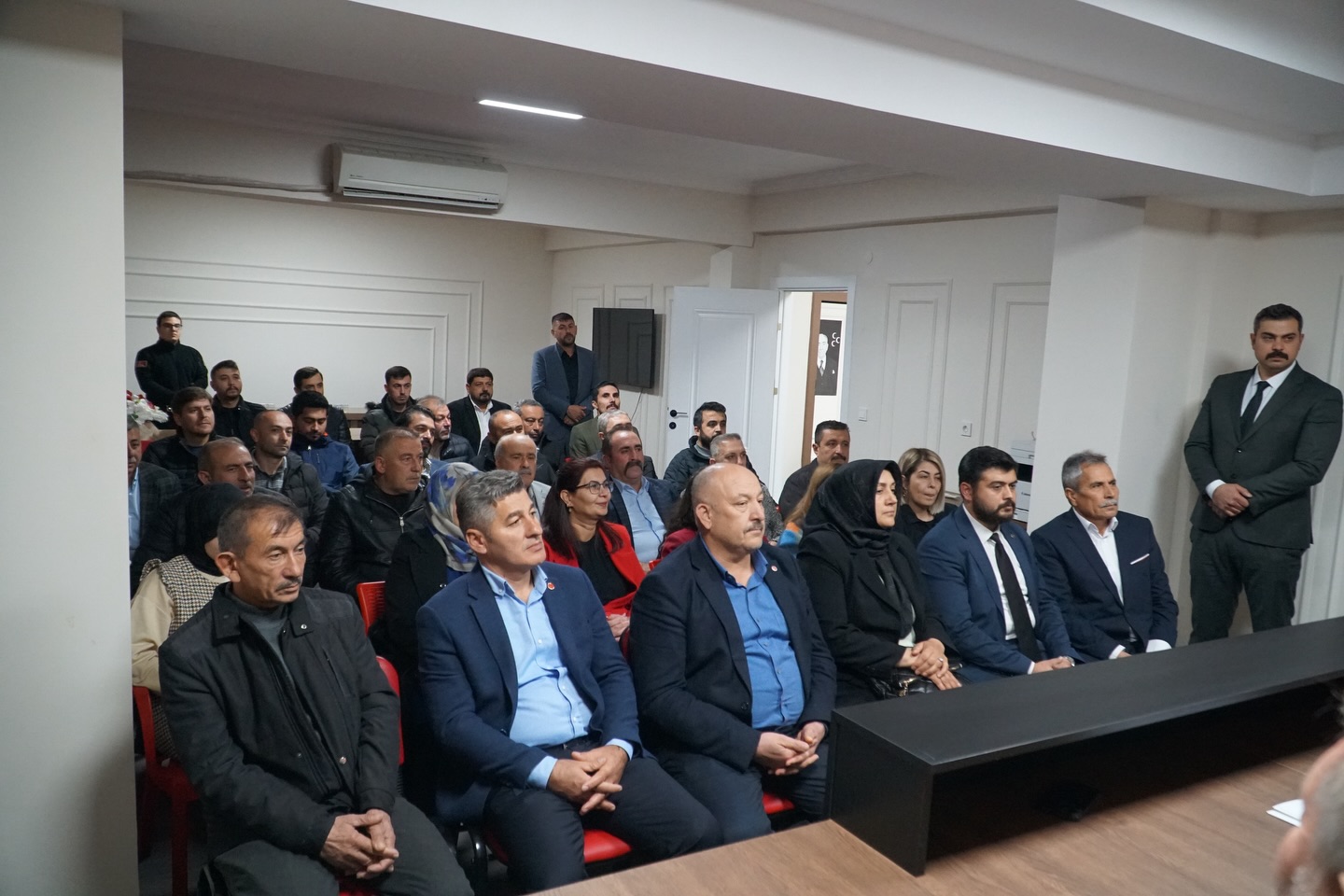 587268142 18544695613012598 4295045298160094445 N