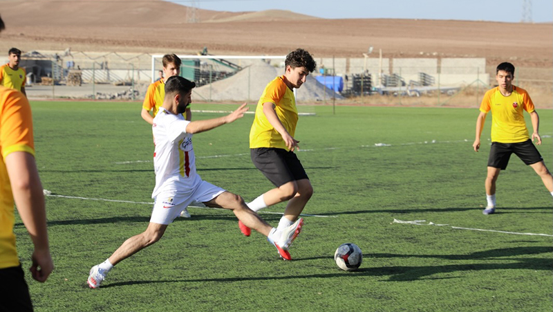 587949600 17931993015128749 1558298929029988777 N