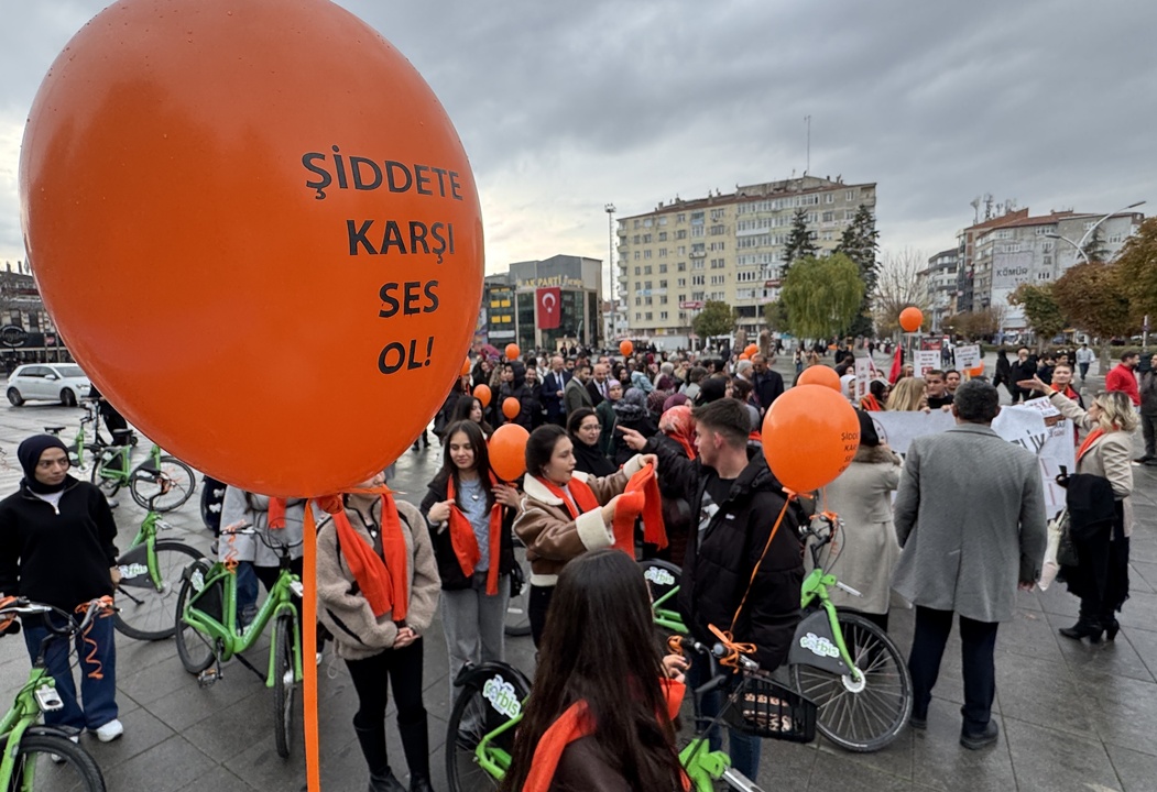 A A 20251125 39800839 39800835 C O R U M D A K A D I N A Y O N E L I K S I D D E T E B I S I K L E T L I K O R T E J I L E D I K K A T C E K I L D I