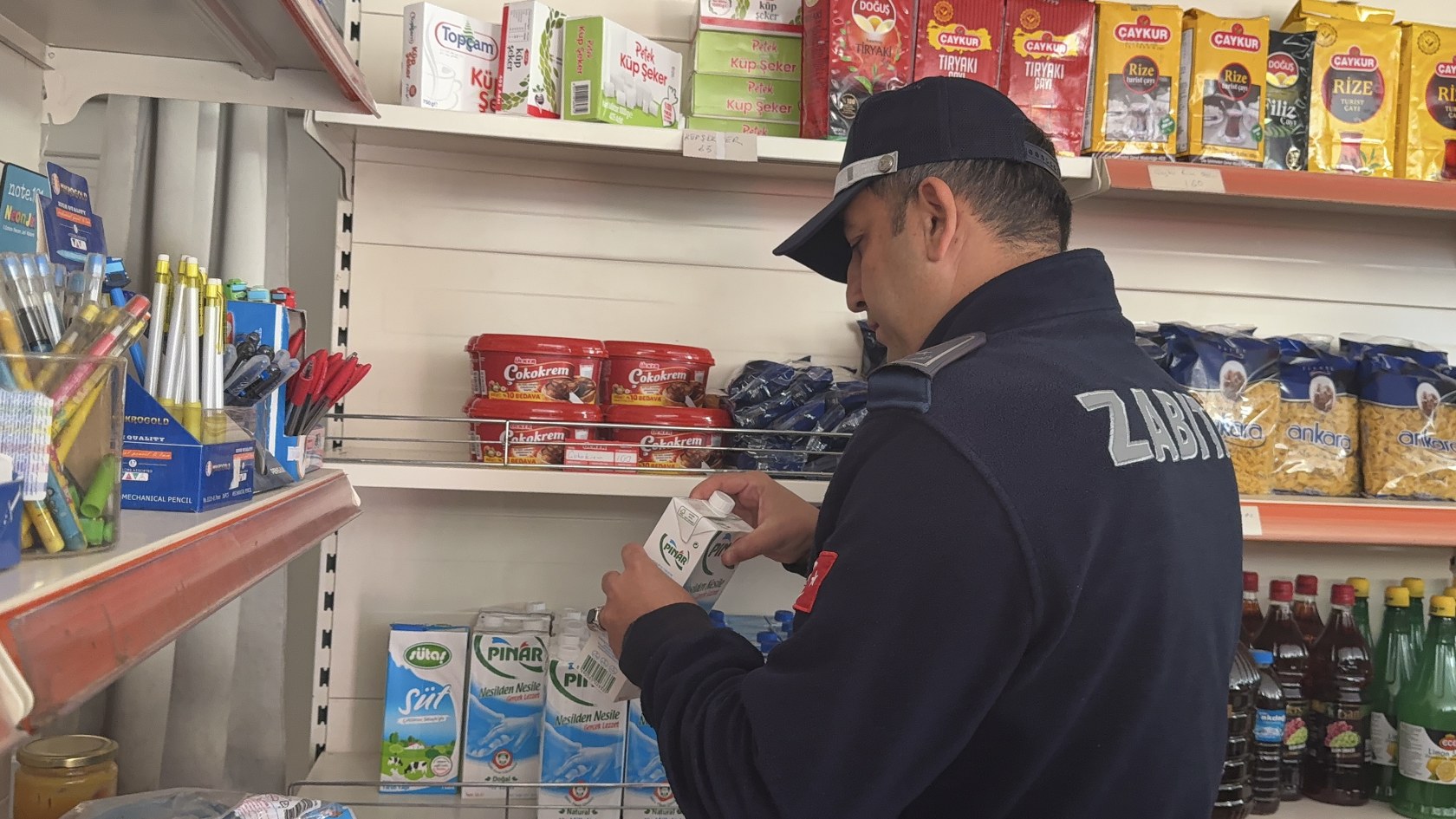 Okul Çevresindeki Bakkal Ve Büfelere Sıkı Denetim (4)