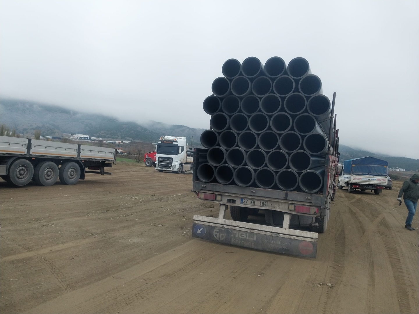 586693581 18433607746109195 2578609562028029334 N