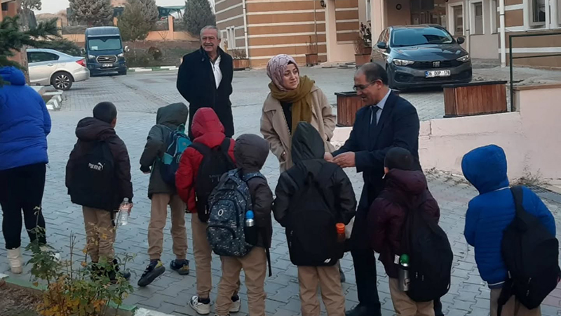 589092598 18341136385238372 2656798734845636475 N