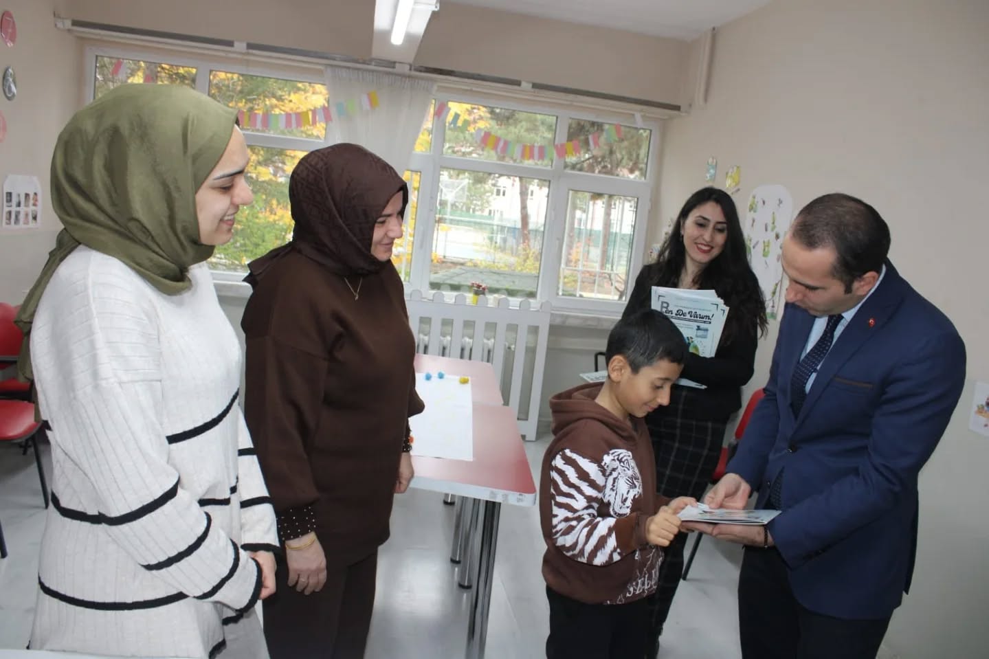 589247305 18052749983661521 8545535667780632182 N