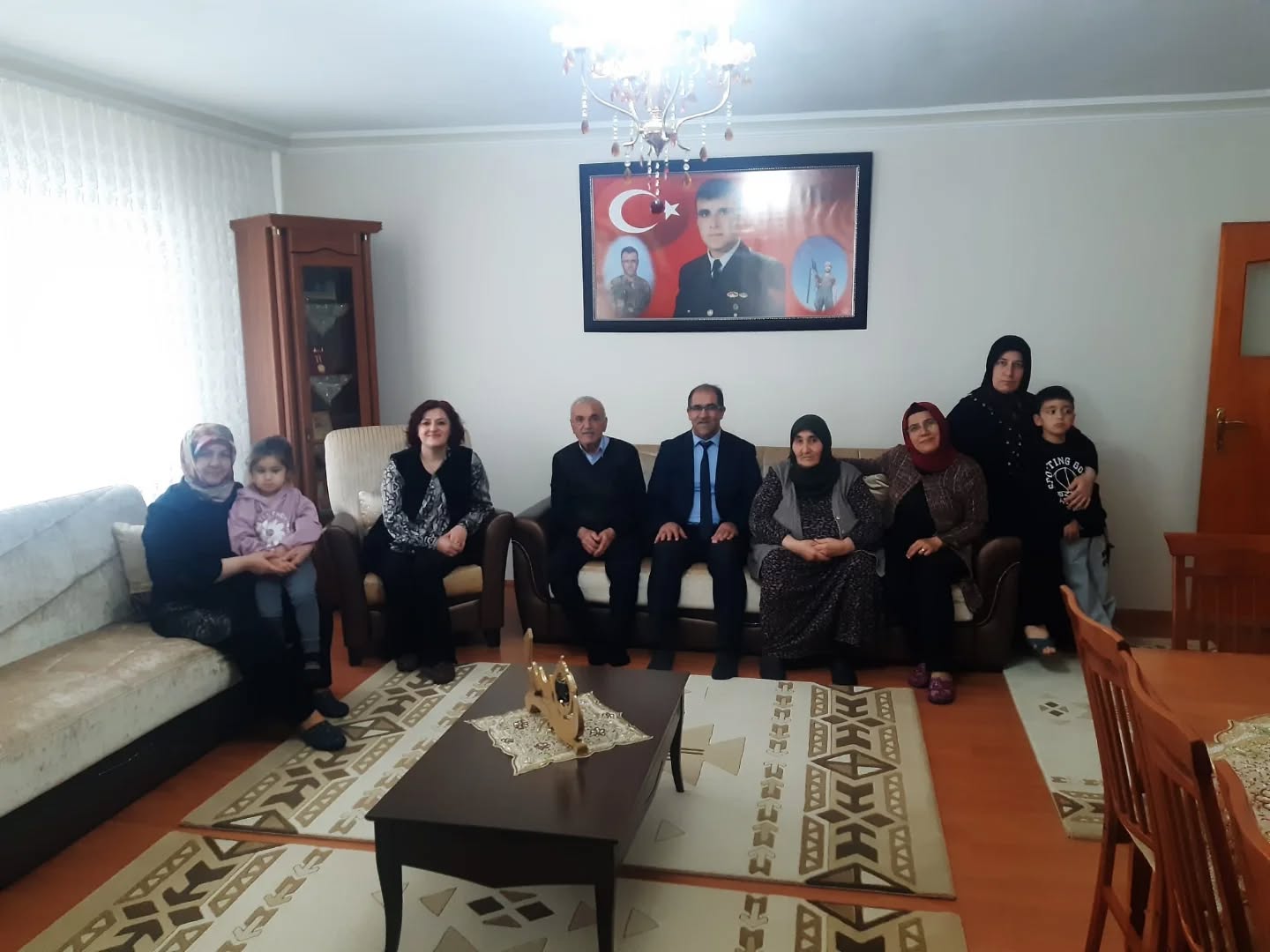 589639296 18341194090238372 8996410437912893578 N