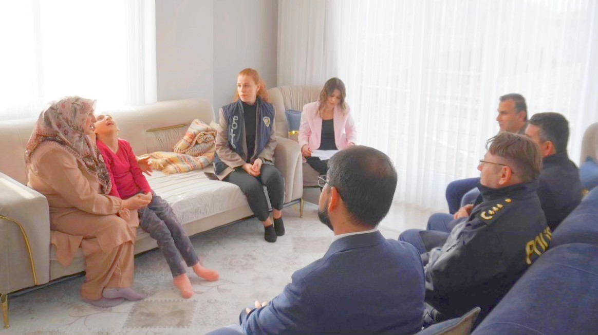 594544138 10239188309587308 6737750424848614975 N