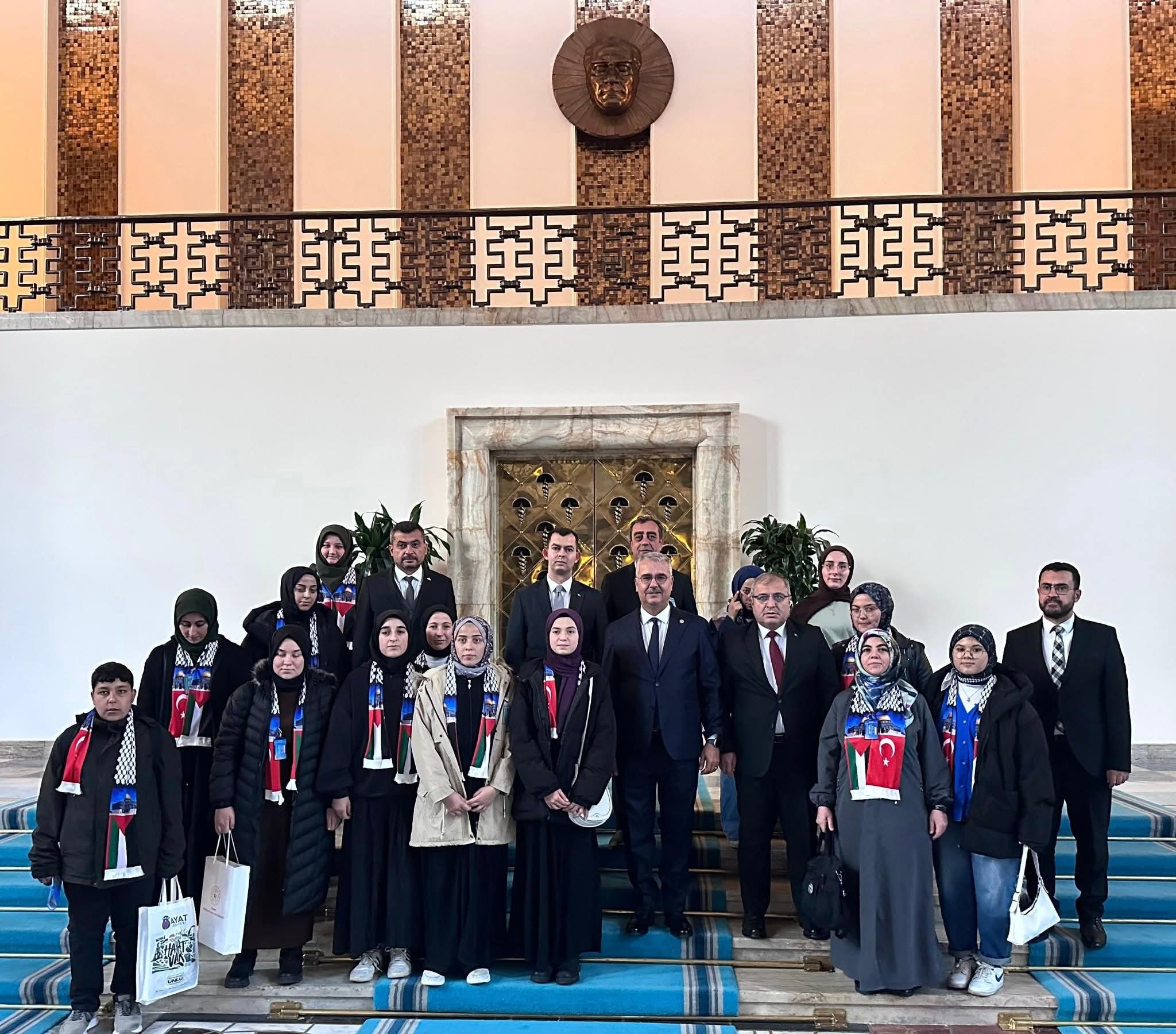 595070202 1989469351598488 217394358197564756 N