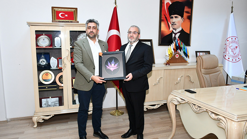 595624235 122152119788706748 6487430391048592469 N