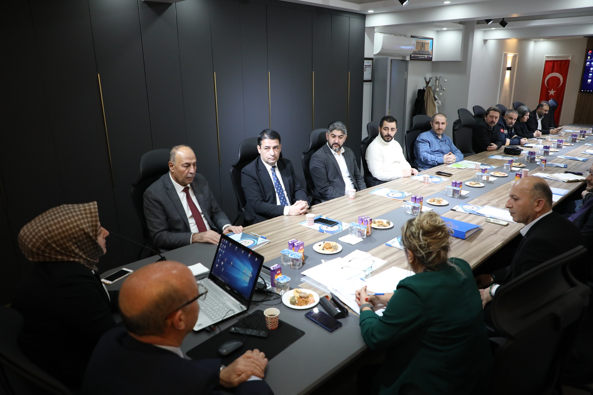 596804913 1295236909316420 8464850083657256454 N