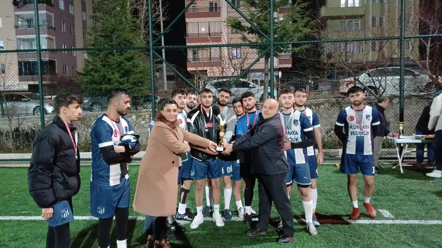 598896311 1296662159164417 1896408484468040414 N