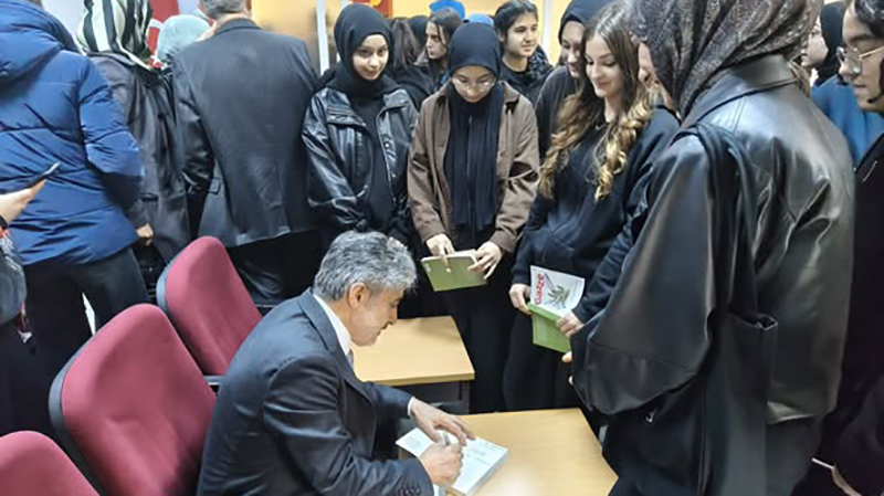 602300823 122153285438706748 3777406632186073408 N