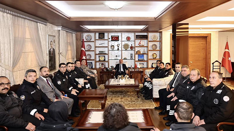 607964211 1276948747802369 5876269480855409428 N