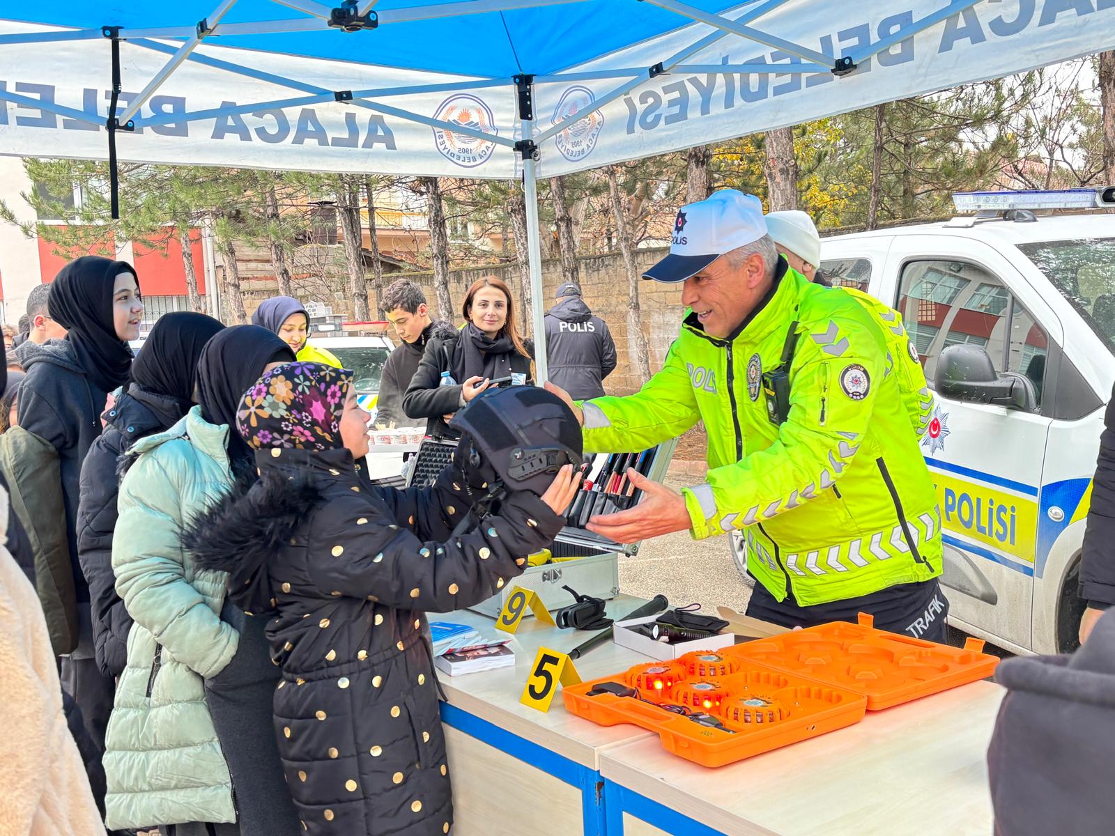 A A 20251216 39996767 39996762 A L A C A V E D O D U R G A D A T U T U M Y A T I R I M V E T U R K M A L L A R I H A F T A S I K U T L A N D I