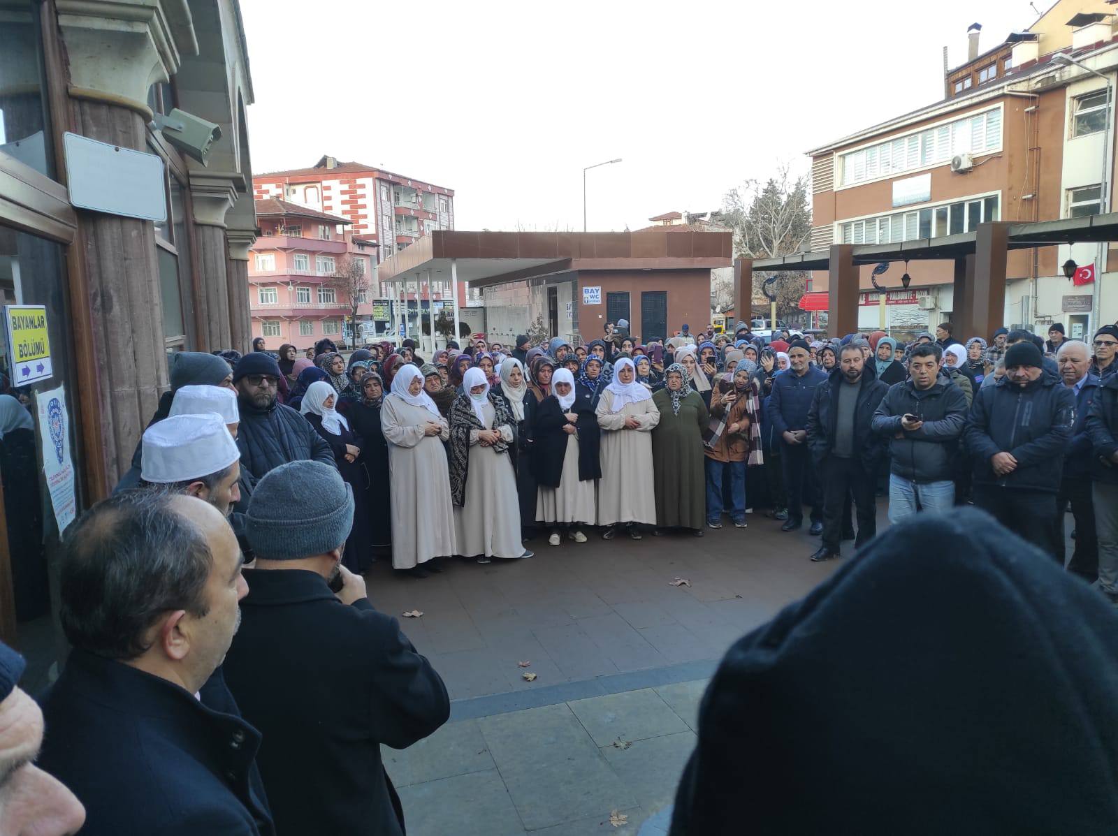 615119392 1281232164038141 1434563704924016667 N