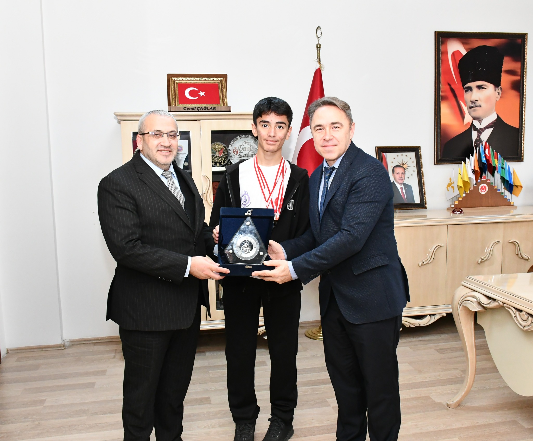 615357534 122155960766706748 3432603257752360561 N