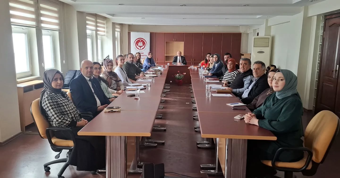 615883721 18345433351238372 4409359608341061079 N