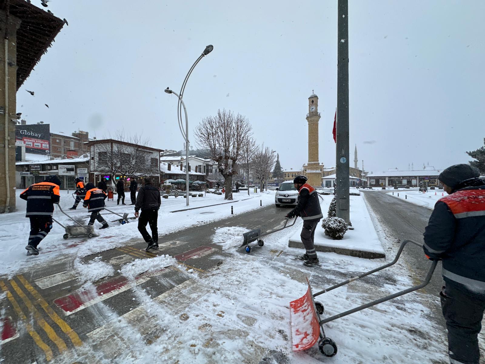 Çorum Beledi̇yesi̇ 36 Araç, 205 Personelle Sahada (3)