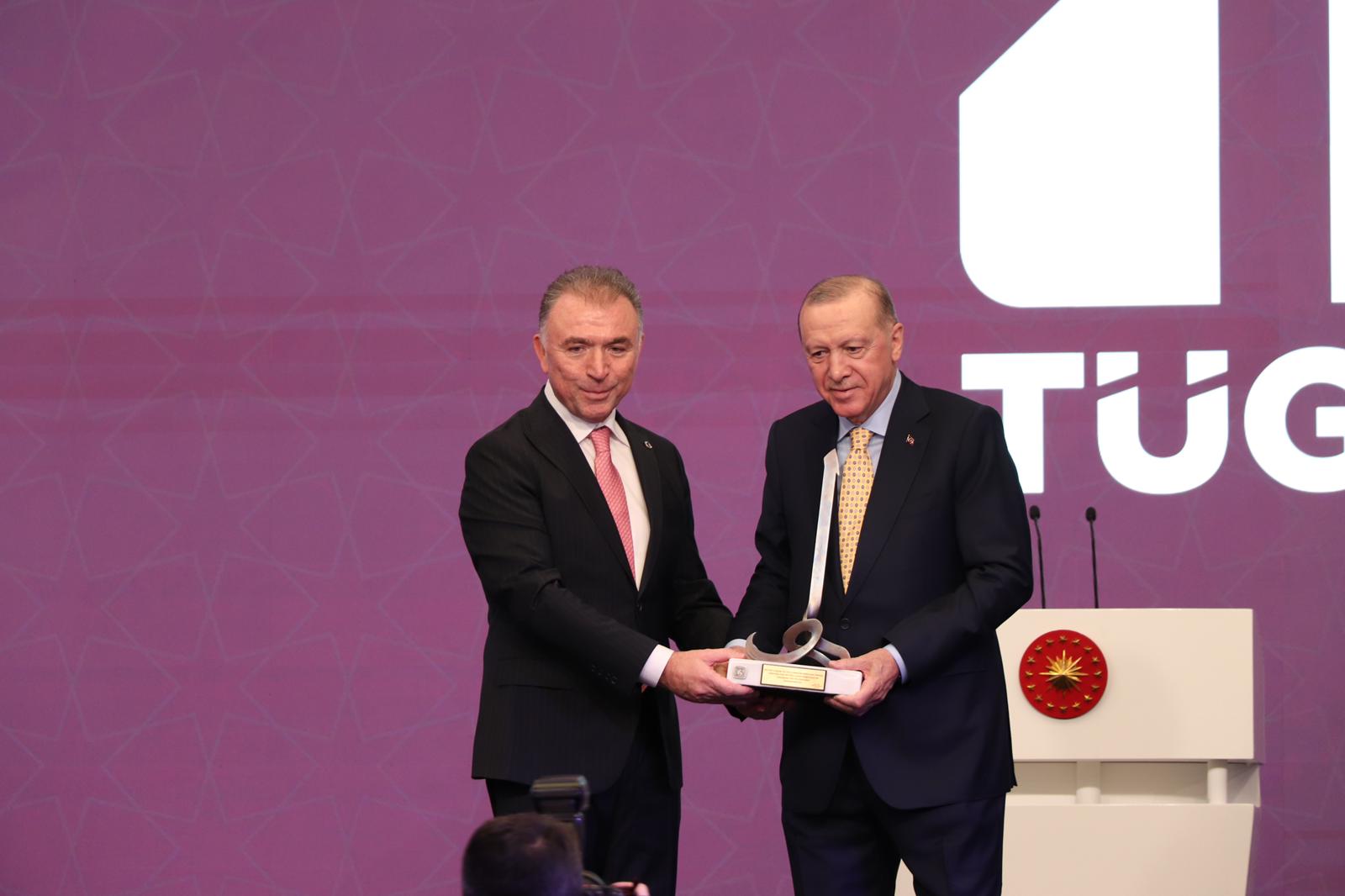 D4D353F0 356B 4Bb8 Ae96 63434Ac0B484