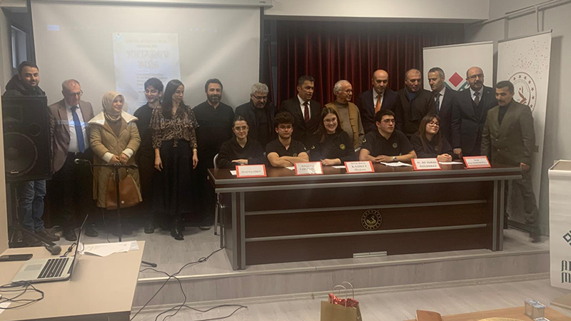 G O4U6R W E A A Px G F