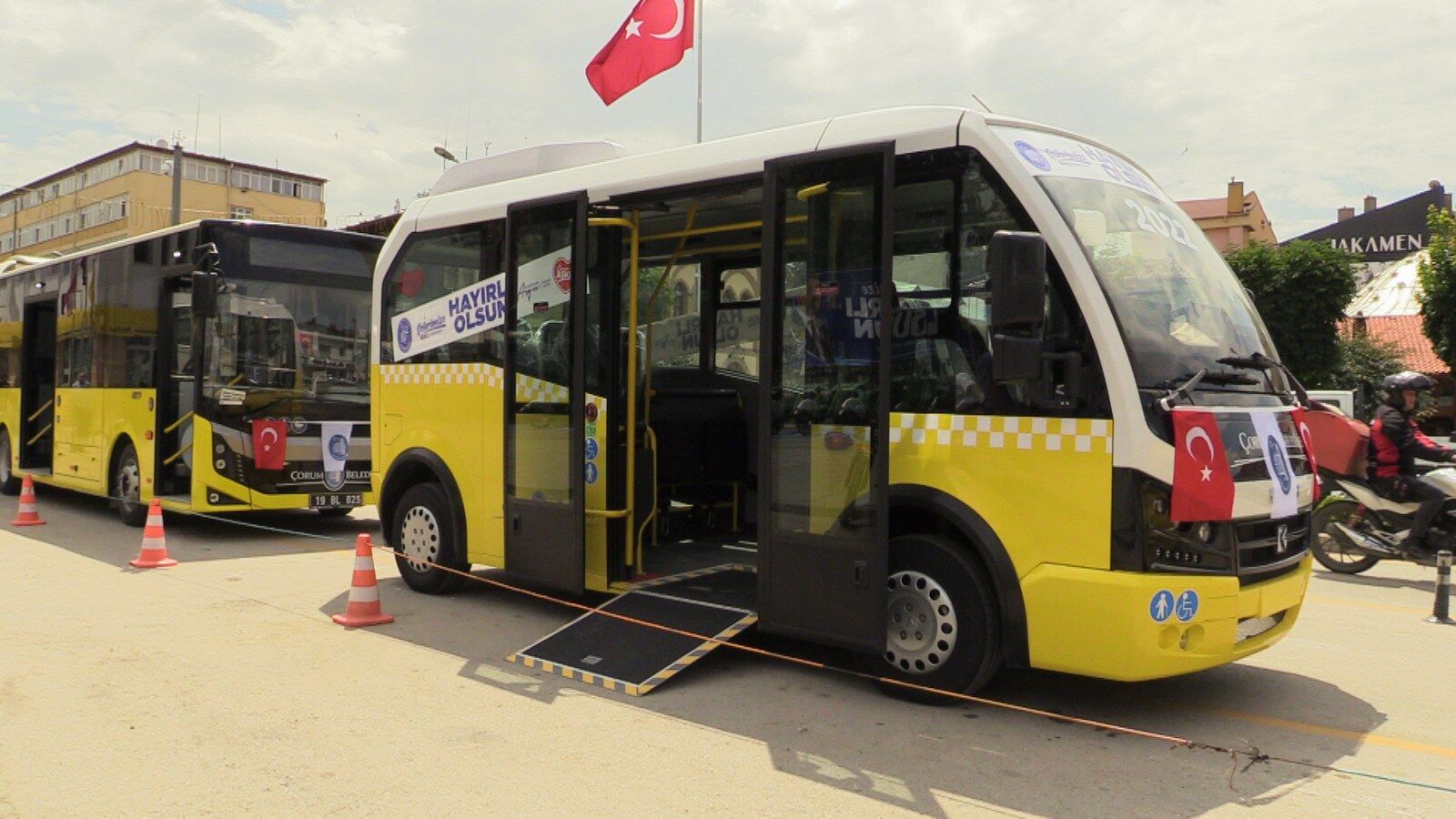 Halk Otobüsleri 1 Yılda 4 Milyon Km Yol Kat Etti (2)