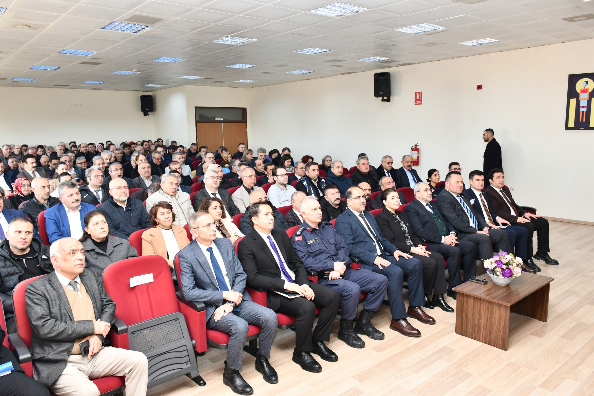 638224358 122159590574706748 8915428340588153967 N