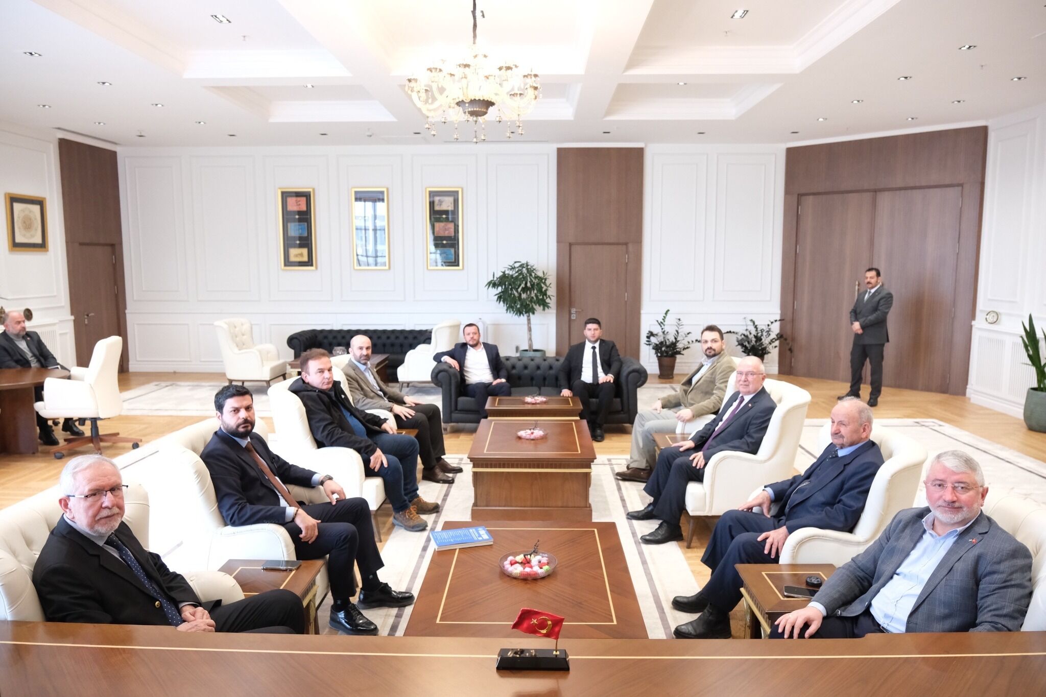 641103168 3046231655564359 6635269723465462354 N