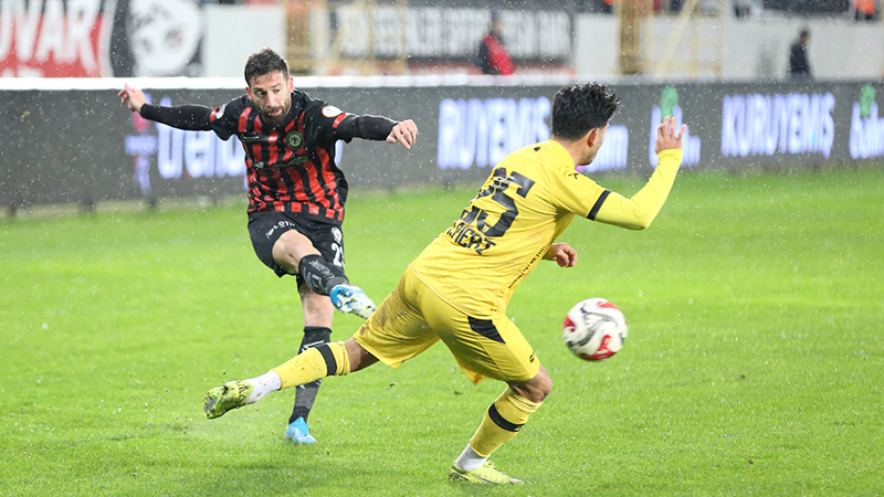 A A 20260213 40547844 40547834 C O R U M F K I S T A N B U L S P O R