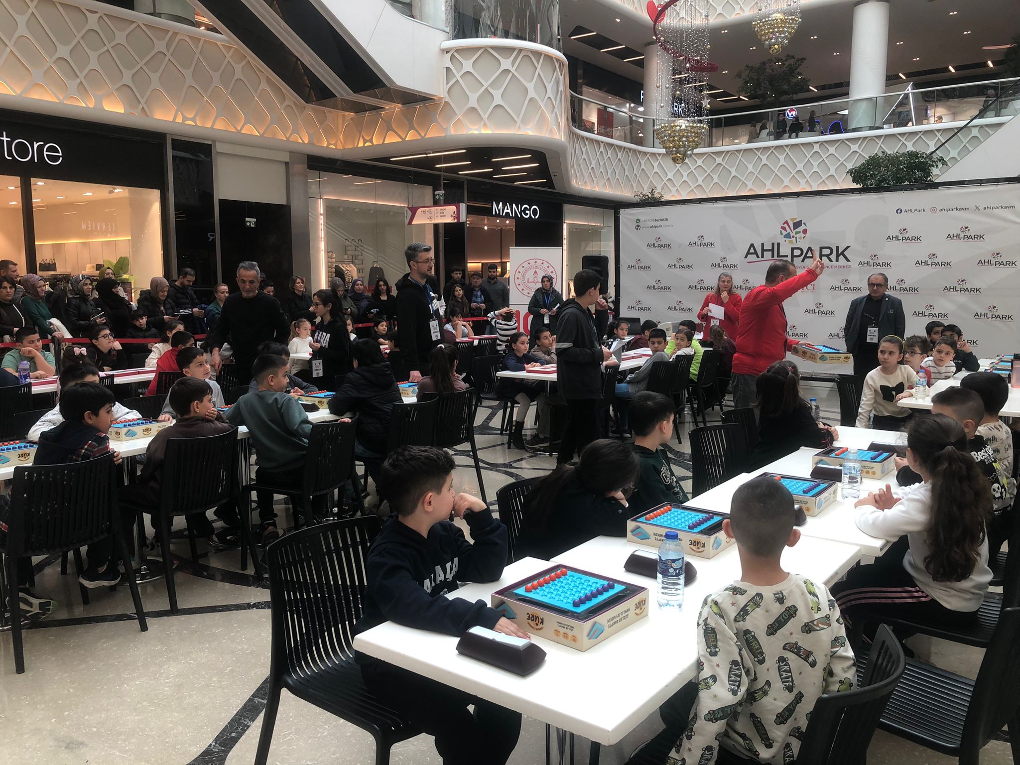 A3B182Ce 8B19 42D9 Bc28 C7E615327532