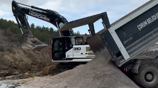 B6B756B5 46Da 431C B840 44D620E7433D