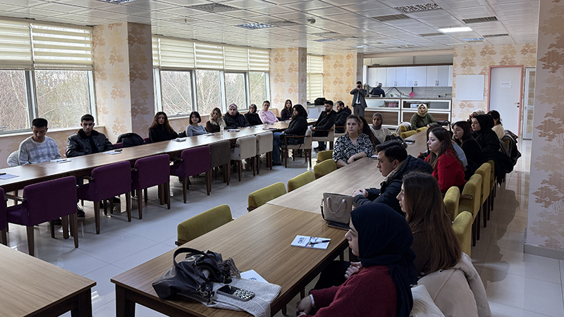 Farmahane Projesi Kapsamında Eczacı Kalfası Eğitimleri Başladı (6)