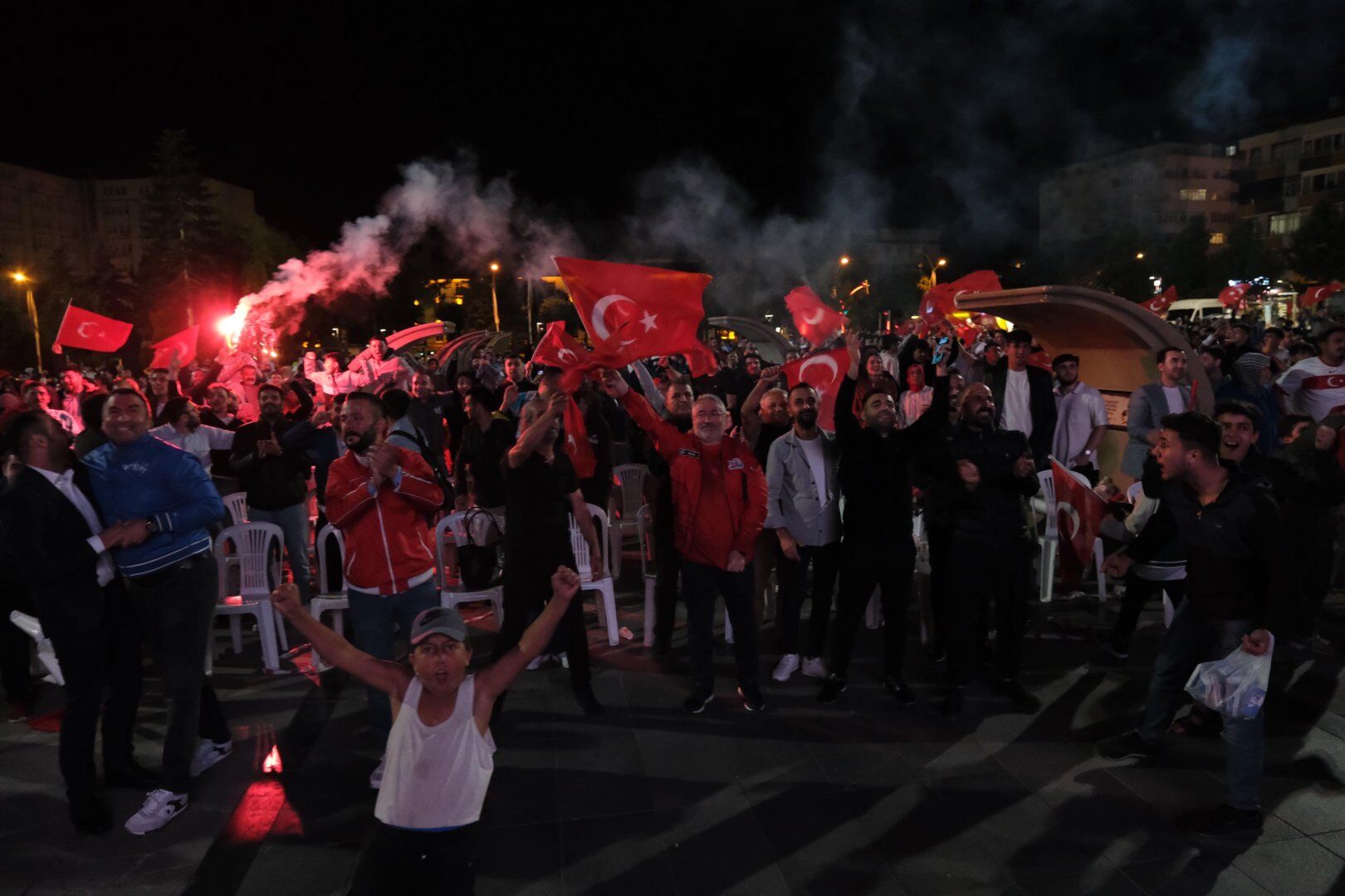 Mi̇lli̇ Maç Heyecani Dev Ekranda (1)