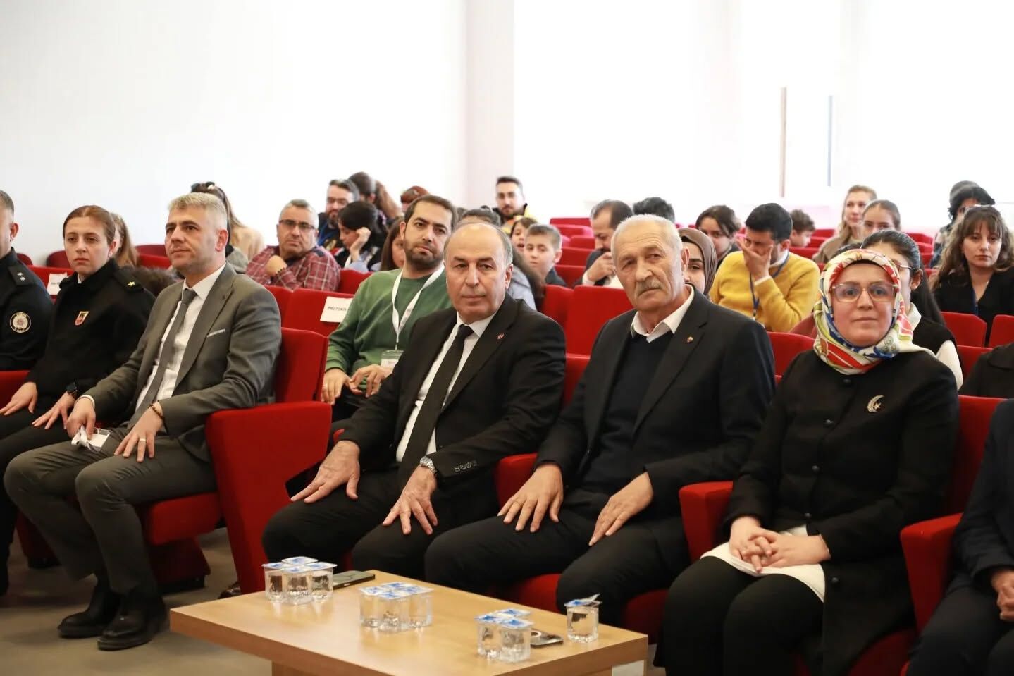 2. Çocuk Araştirmalari Sempozyumu Gerçekleşti̇ri̇ldi̇ (4)