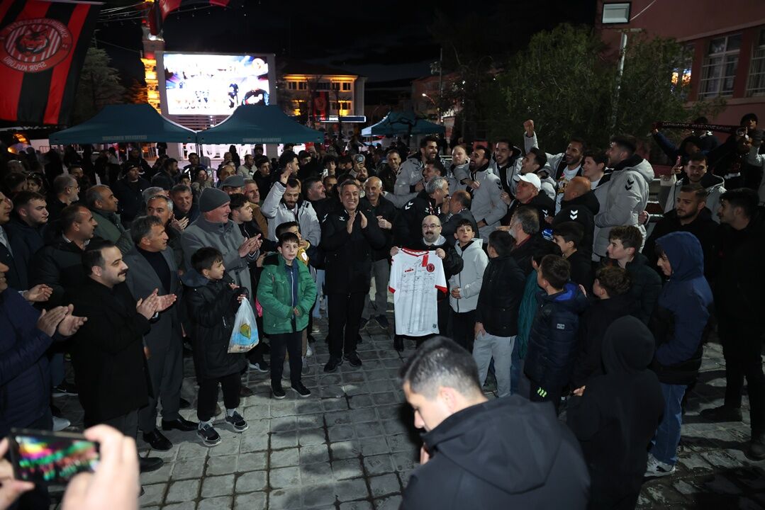 A A 20260408 41054629 41054628 E F E L E R L I G I N E Y U K S E L E N S U N G U R L U B E L E D I Y E S P O R E R K E K V O L E Y B O L T A K I M I N A C O S K U L U K A R S I L A M A