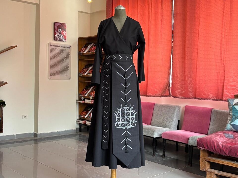 A A 20260417 41130580 41130570 H I T I T L E R I N B I N L E R C E Y I L L I K S E M B O L L E R I K A D I N L A R I N E L E M E G I Y L E K I Y A F E T L E R E I S L E N I Y O R