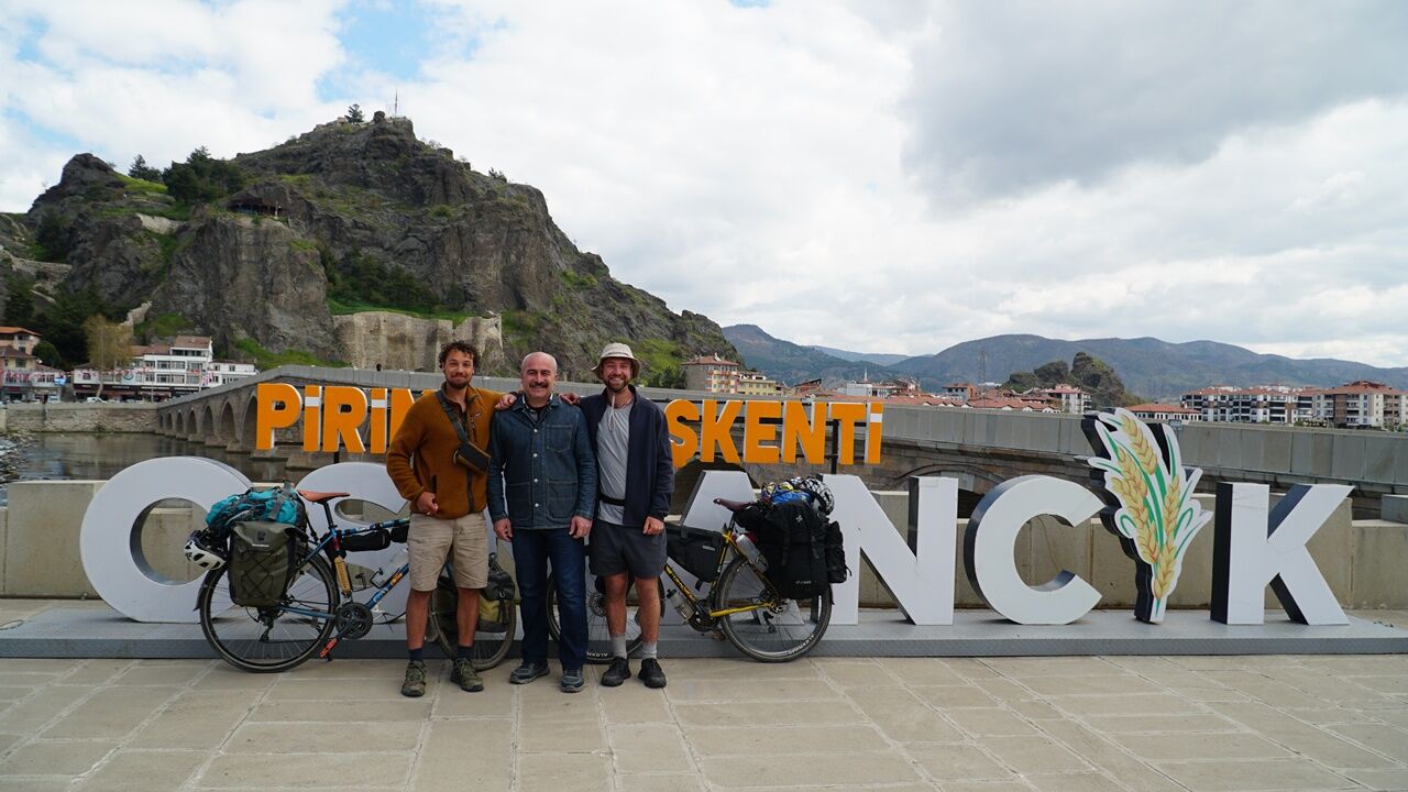 A A 20260425 41206223 41206215 E V I N I N K A P I L A R I N I G E Z G I N L E R E A C A N G O N U L L U 10 Y I L D A 500 E Y A K I N Y A B A N C I M I S A F I R A G I R L A D I