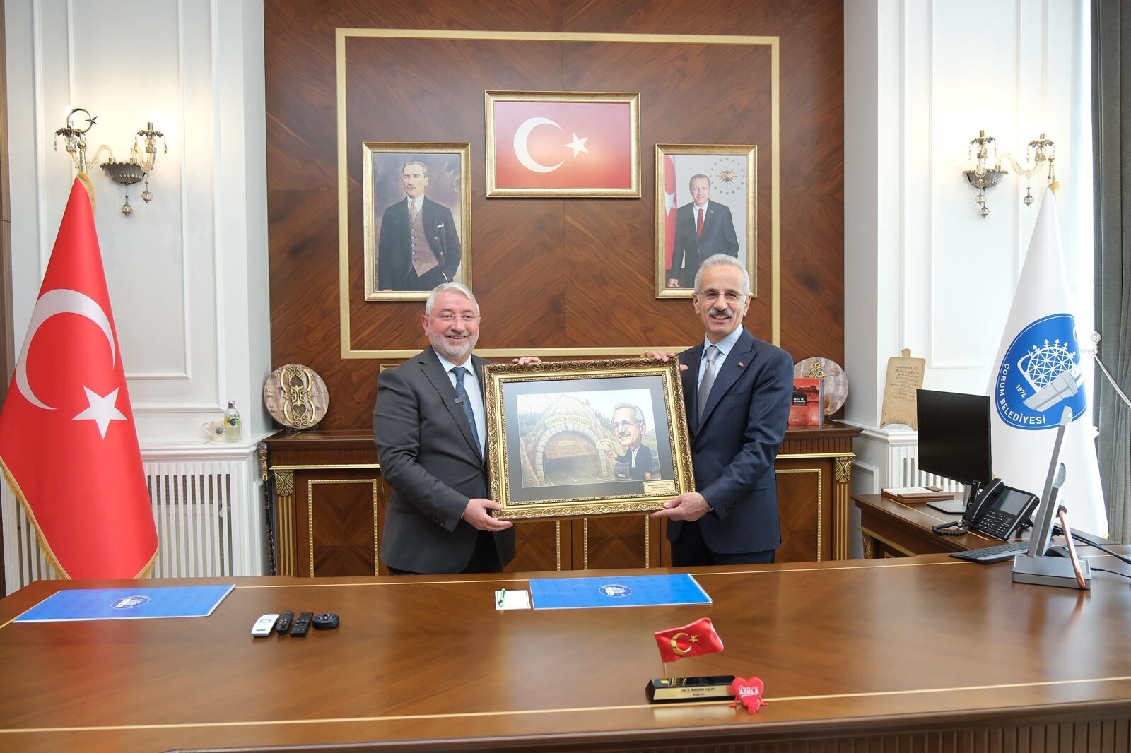 Bakan Uraloğlu Çorum Beledi̇yesi̇'ni̇ Zi̇yaret Etti̇ (1)