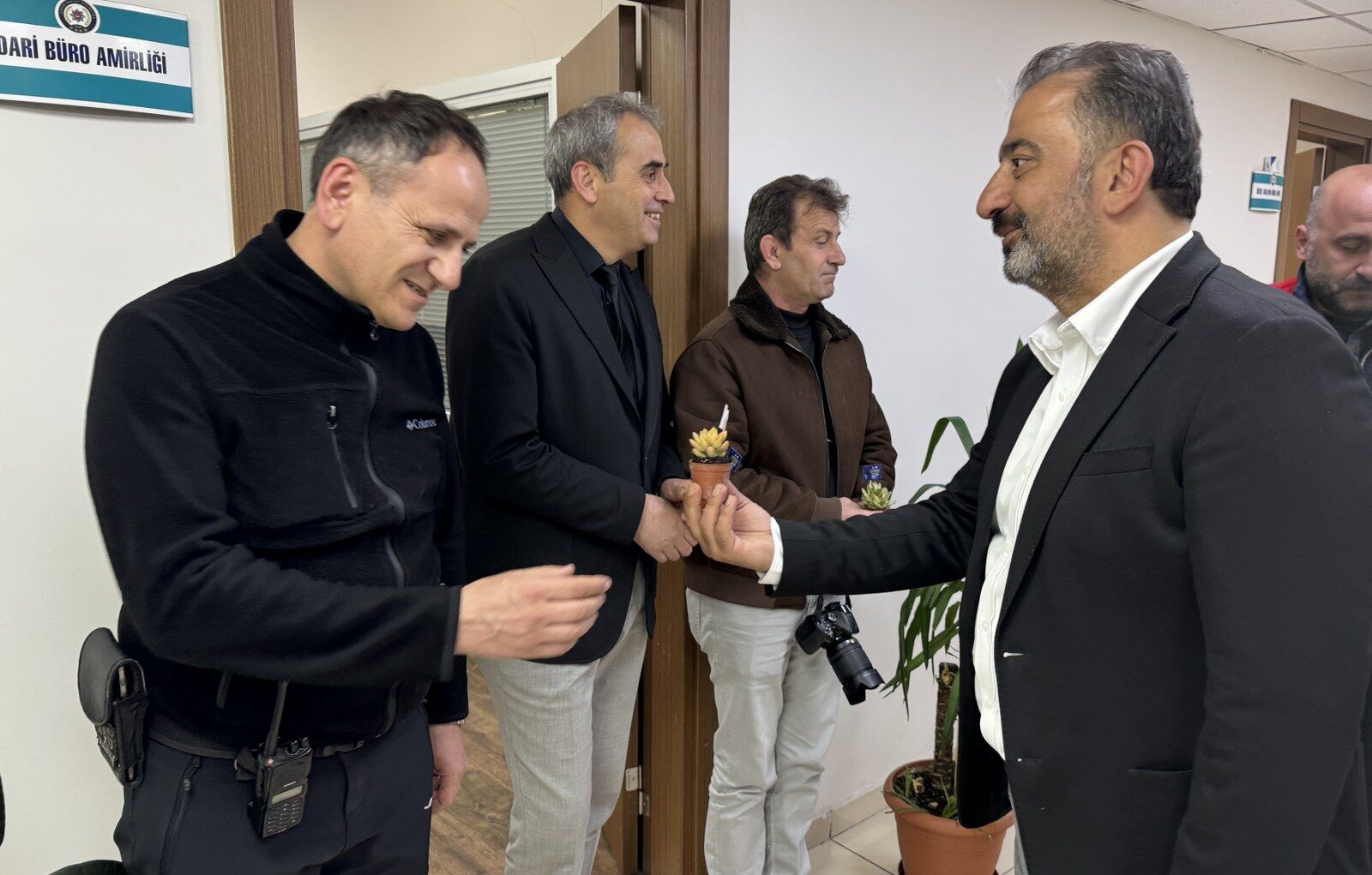 Belediye’den Emniyet Müdürlüğü’ne Kutlama Ziyareti (7) 1600X1021