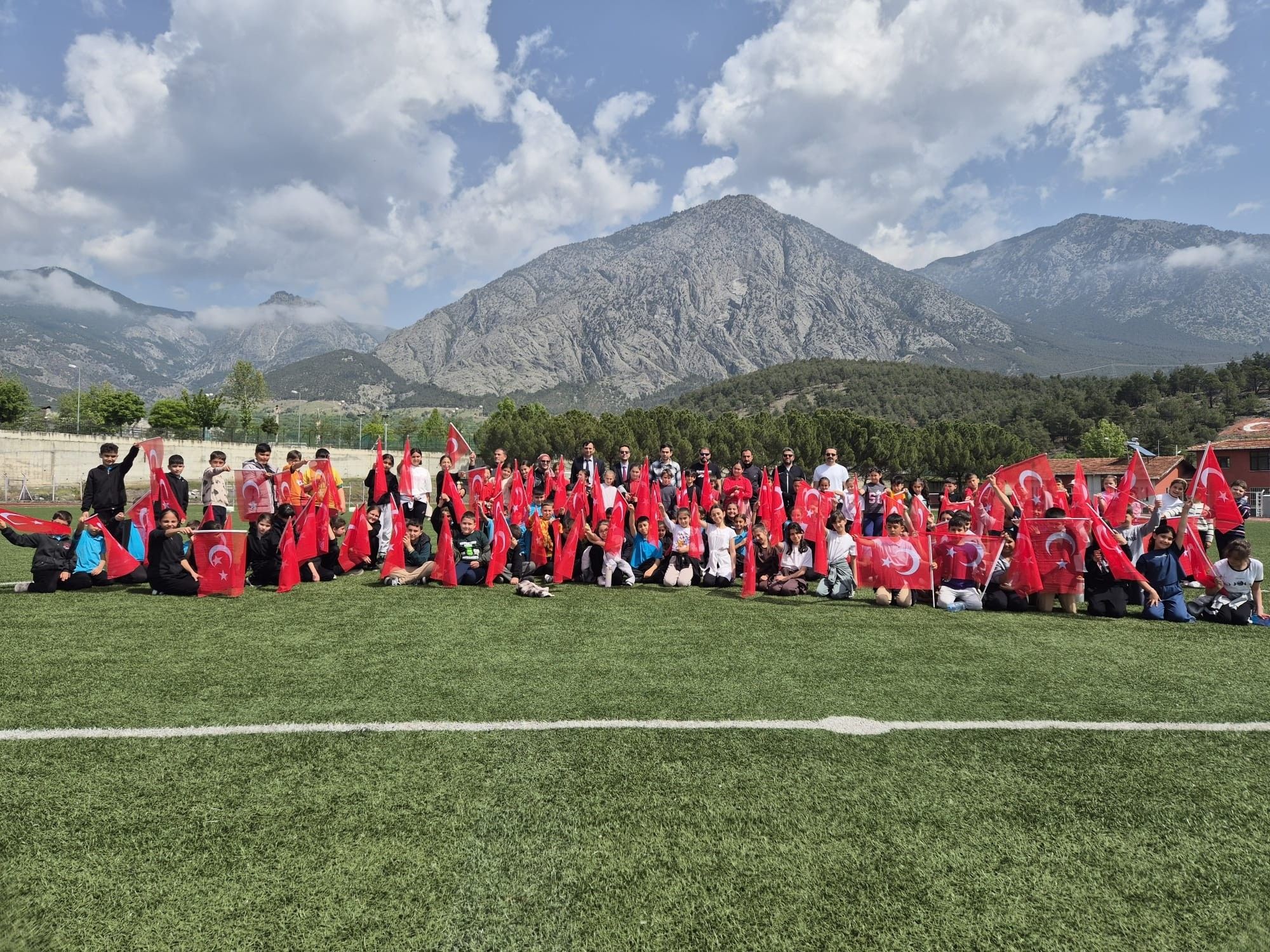 Dünya Çocuk Atletizm Günü Etkinliği Düzenlendi