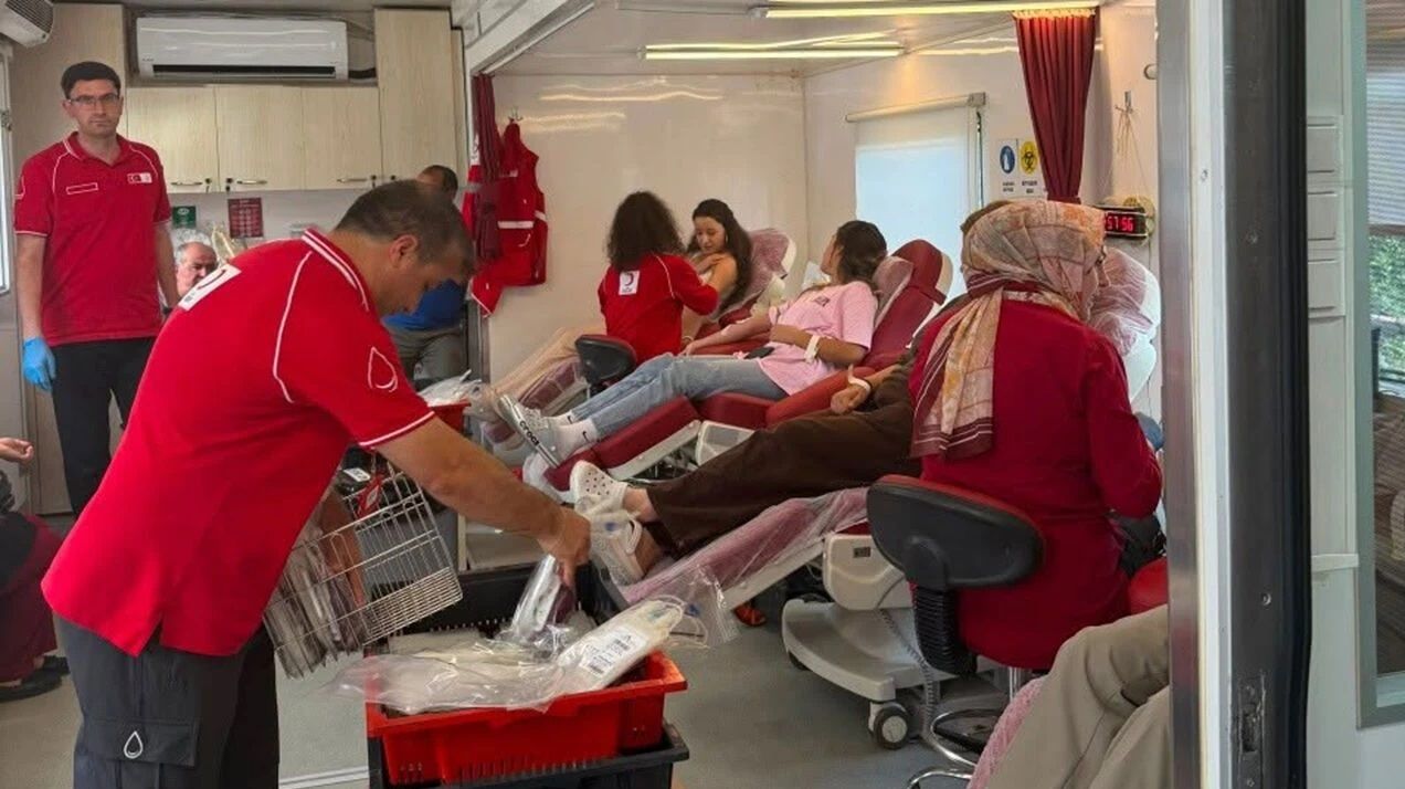 Öğrenciler Ailelerini Seferber Etti, Kızılay’a 66 Ünite Kan Bağışı