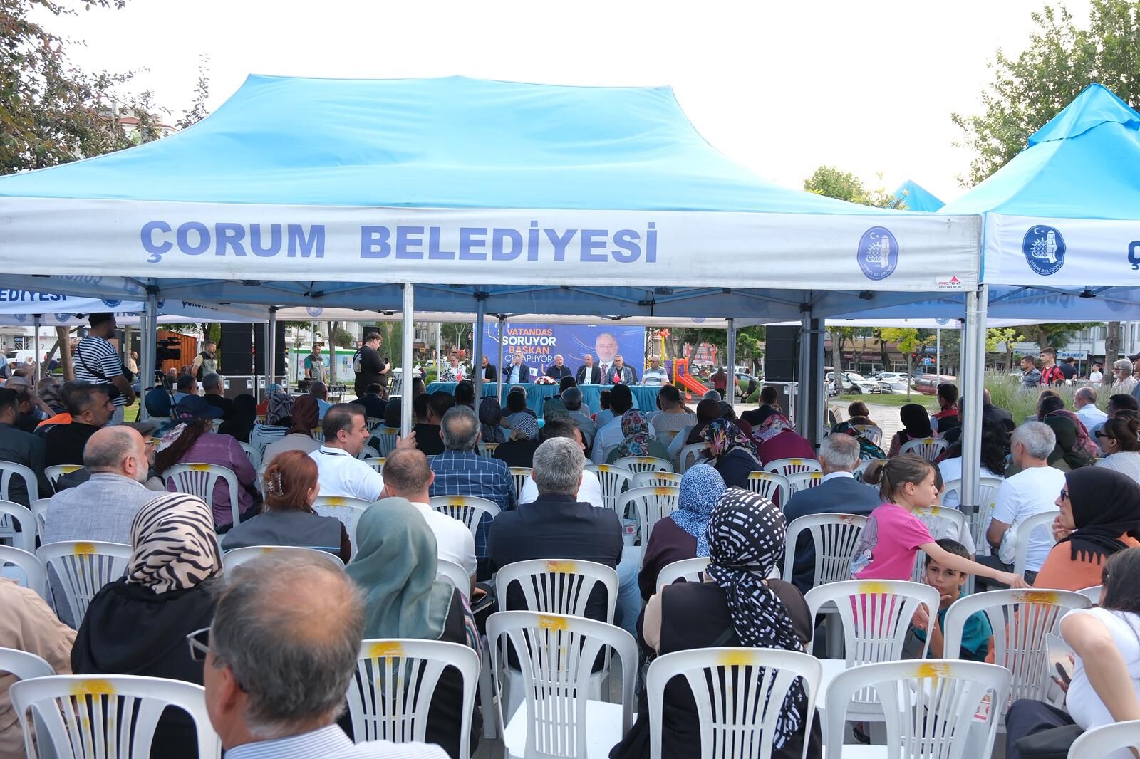 Başkan Aşgın İskilipli Atıf Hoca Parkı’nda Vatandaşlarla Buluştu (3)