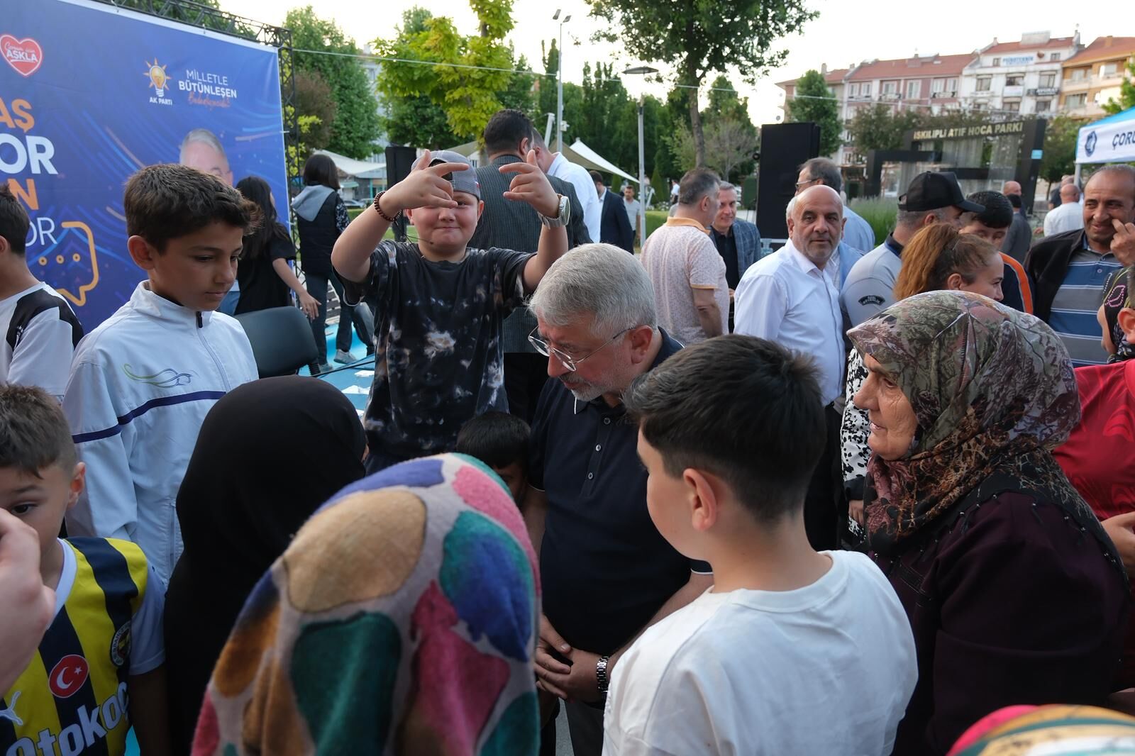 Başkan Aşgın İskilipli Atıf Hoca Parkı’nda Vatandaşlarla Buluştu (4)