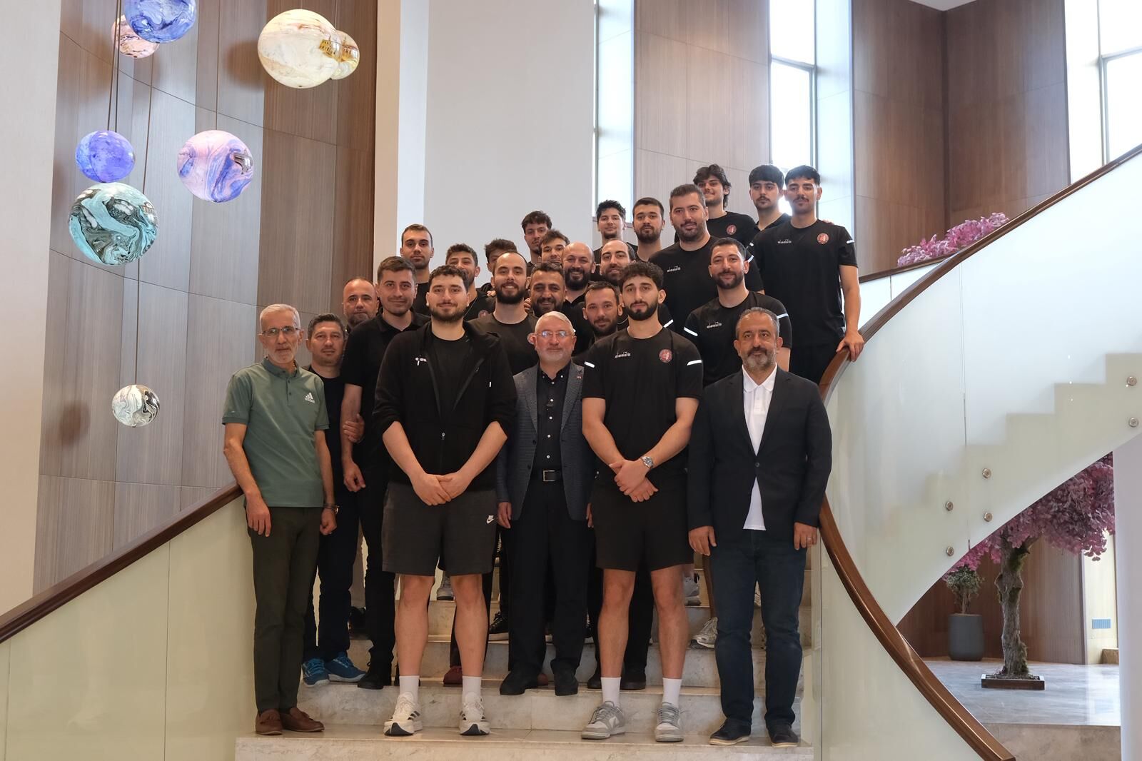 Çorum Beledi̇yesi̇ Basketbol Takimindan Başkan Aşgin’a Zi̇yaret (1)