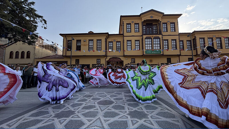 Çorum’da Onbi̇nlerce Ki̇şi̇ Festi̇val Coşkusu Yaşadi (11) 1600X900