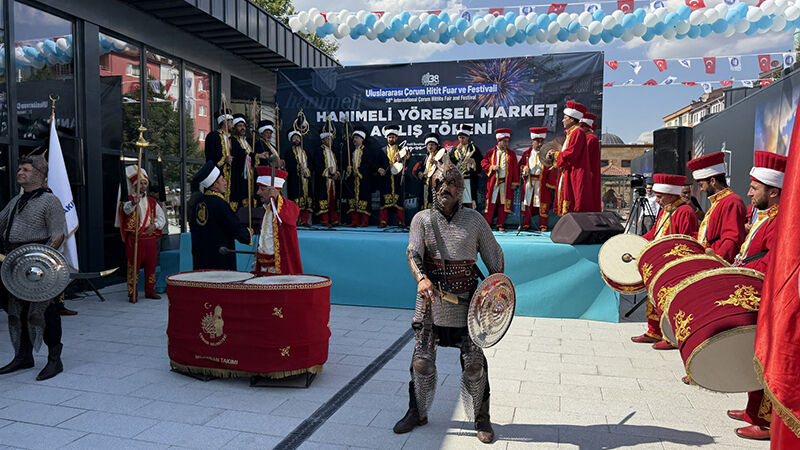 Çorum’da Onbi̇nlerce Ki̇şi̇ Festi̇val Coşkusu Yaşadi (2) 1600X1200