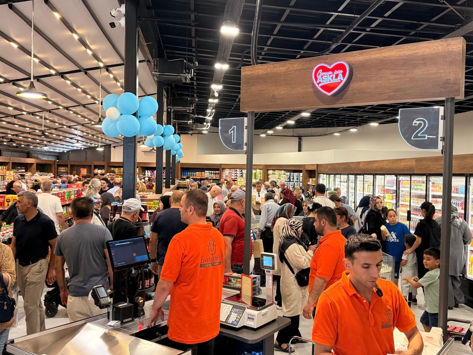 Hanımeli Yöresel Market’in 1000’Inci Müşterisine Sürpriz Hediye (4)